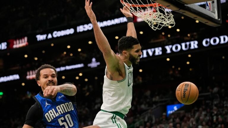 Tatum shrugs off Brandon Jennings question with mic drop moment