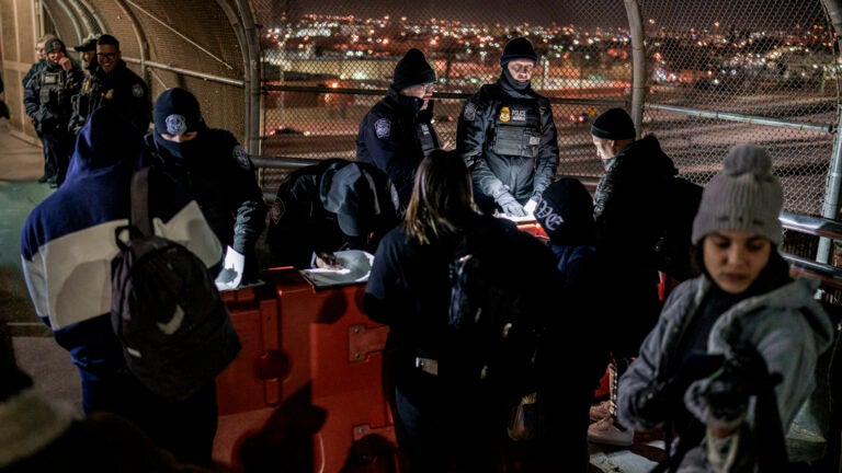 Trump shuts down migrant entry app, signaling the start of his crackdown