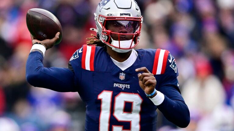 FOXBOROUGH, MASSACHUSETTS - JANUARY 05: Joe Milton III #19 of the New England Patriots throws a pass against the Buffalo Bills during the first quarter at Gillette Stadium on January 05, 2025 in Foxborough, Massachusetts.