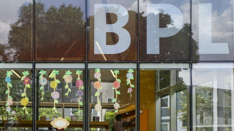 City councilors, union continue push for sick leave for Boston Public Library employee with cancer