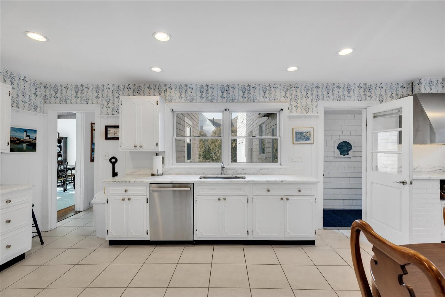 172-RIVING-Ave-Hyannis-Port-Kitchen