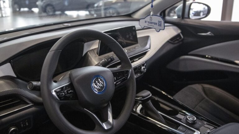 The Car Doctor answers a question from a reader who’s having trouble with the radio volume knob in his SUV.