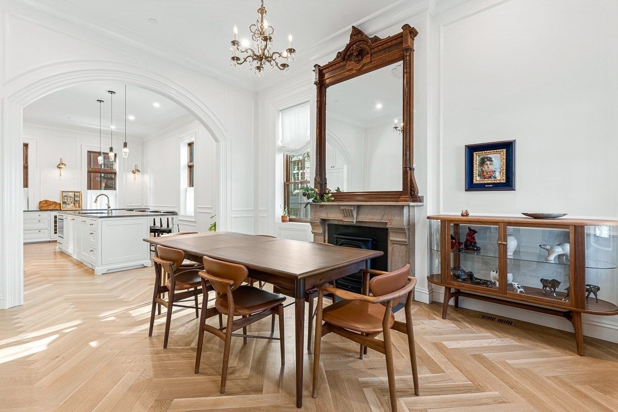 31 Monument Square dining room Charlestown MA