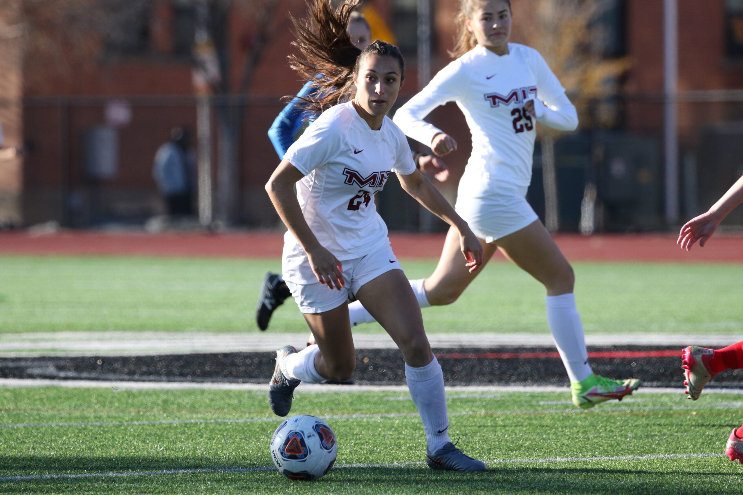 Karenna Groff playing soccer for MIT in 2023.