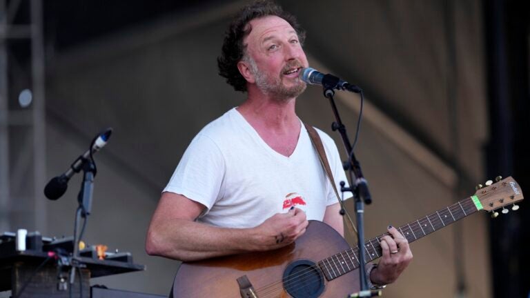 Guster shared the Kennedy Center stage with the cast of children's musical "Finn" on Saturday, March 29.