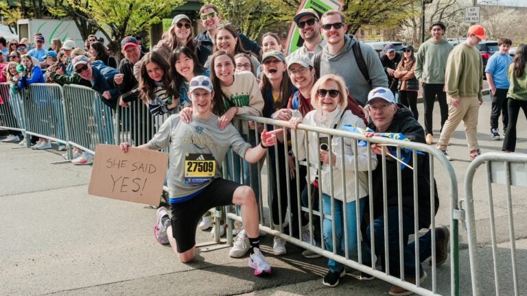 Watch: Boston doctor drops to one knee, proposes to girlfriend before finishing the Marathon