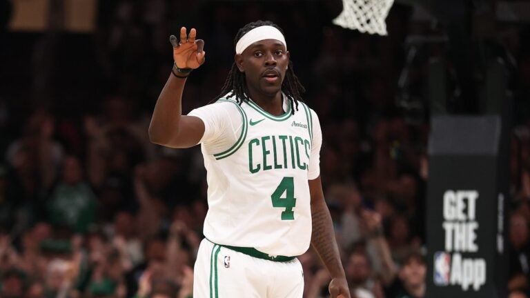 Jrue Holiday espera quedarse con los Celtics entrando en una temporada baja incierta