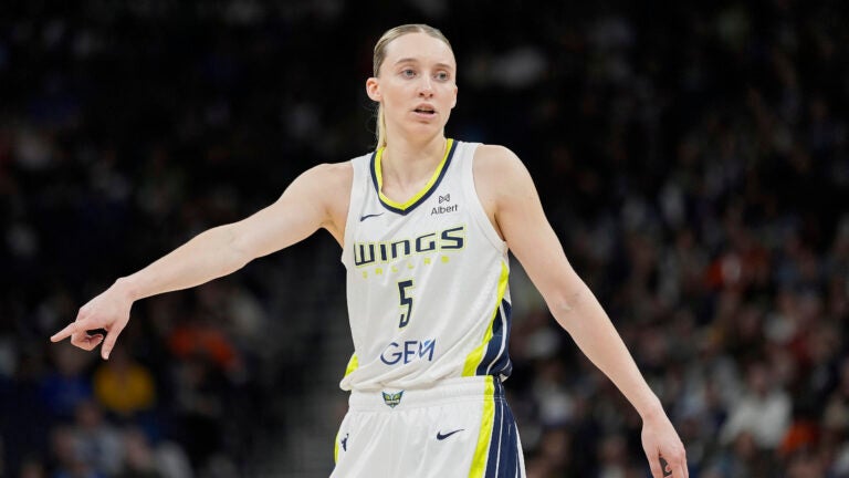 Paige Bueckers gets first win as a pro as she scores 21 points