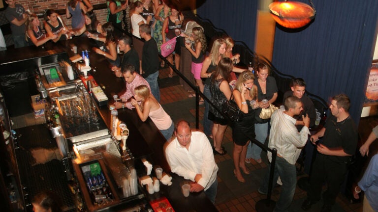 Mass. Senate backs local control of liquor licenses