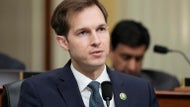 Auchincloss gives advice to Dem. mayors: Improve safety and unlock the shampoo