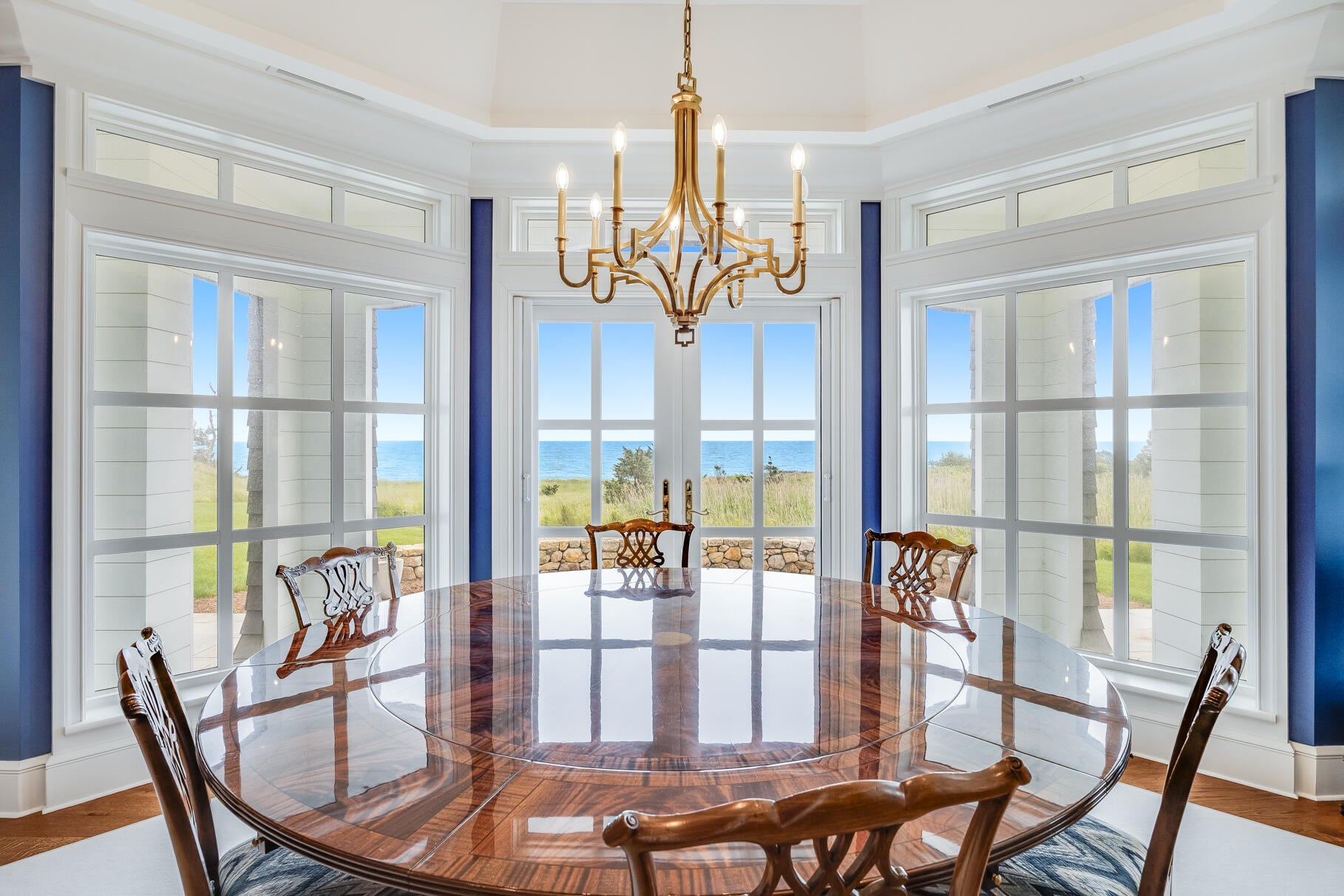 The dining area.