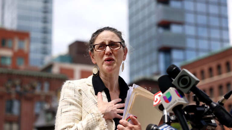 Legislators propose pay raise for bar advocates to end work stoppage