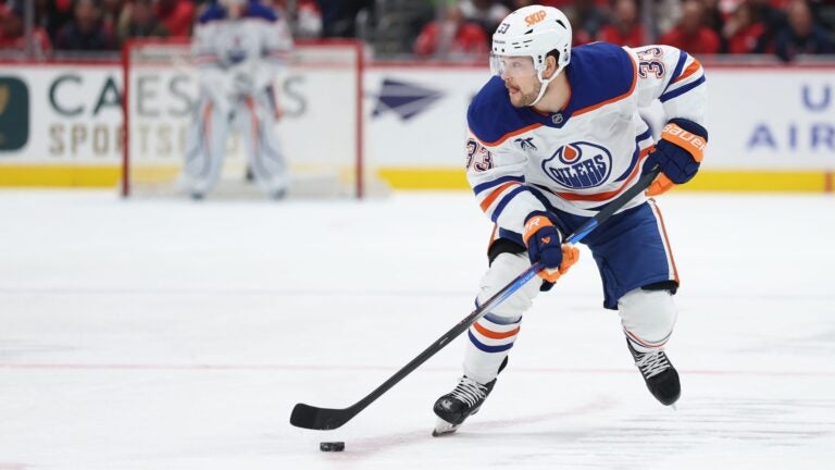 WASHINGTON, DC - FEBRUARY 23: Viktor Arvidsson #33 of the Edmonton Oilers skates against the Washington Capitals during the first period at Capital One Arena on February 23, 2025 in Washington, DC.
