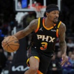Phoenix Suns guard Bradley Beal (3) against the Oklahoma City Thunder during the first half of an NBA basketball game, Wednesday, April 9, 2025, in Phoenix.