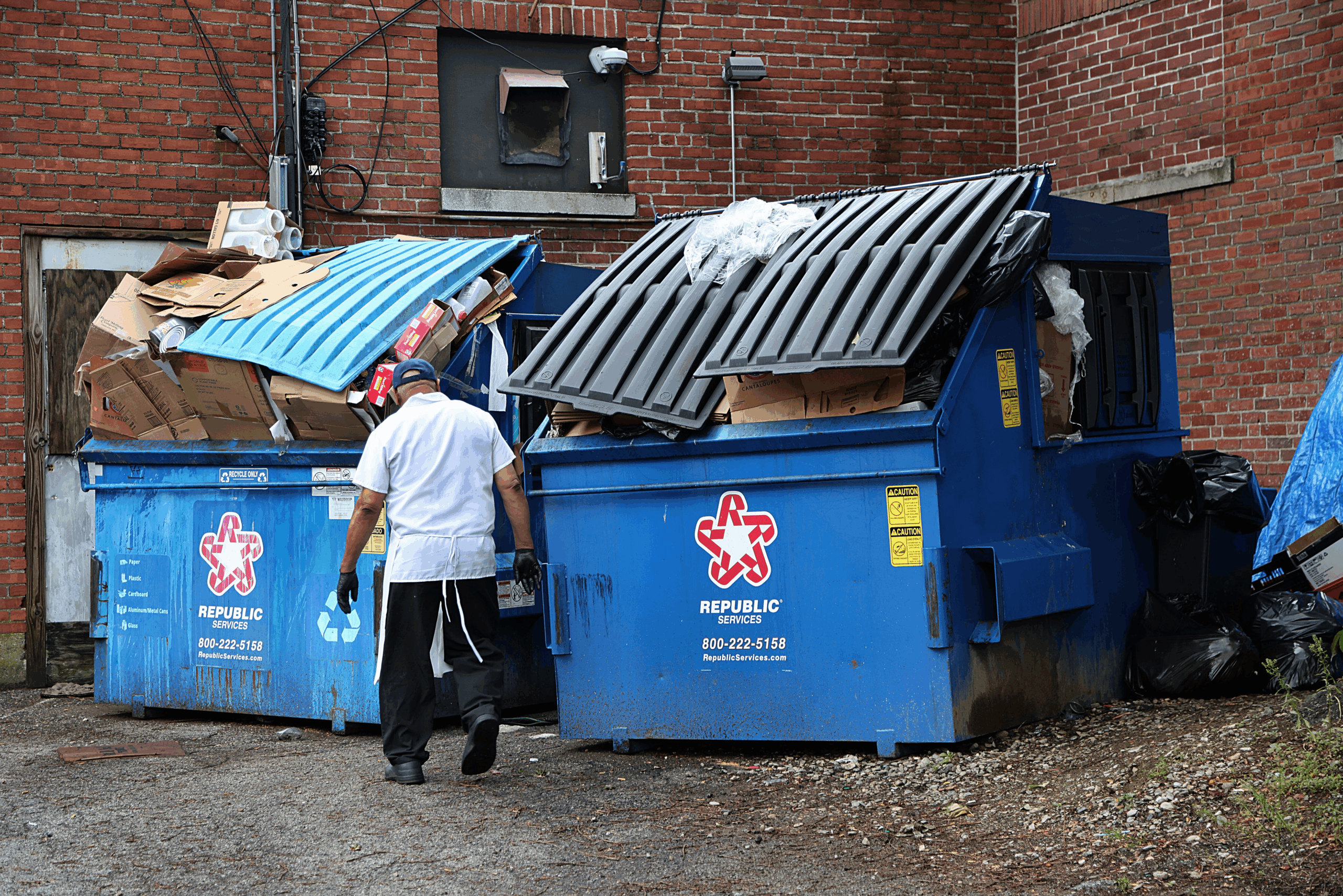 boston.com - Annie Jonas - How the Republic Services trash strike is creating a 'hot mess' for readers