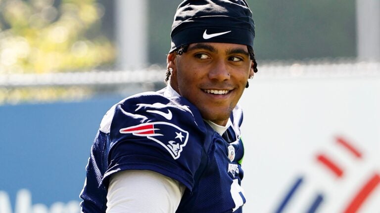 Christian Gonzalez headlines Patriots' first injury report of the season