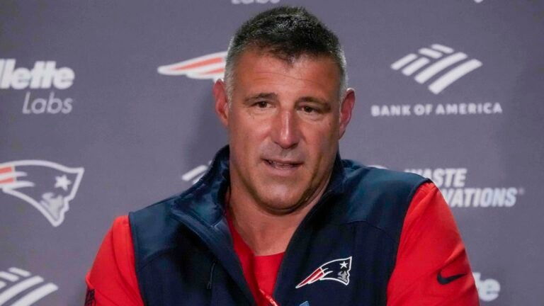 Mike Vrabel discussed why the Patriots didn't pursue a Micah Parsons trade