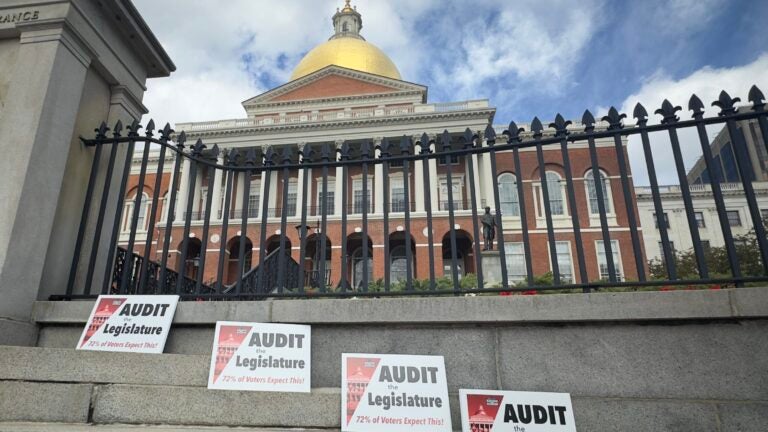 DiZoglio rallies her troops for audit of Legislature at State House rally