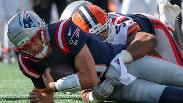 Drake Maye's fearlessness in the face of pressure on display in win over Browns