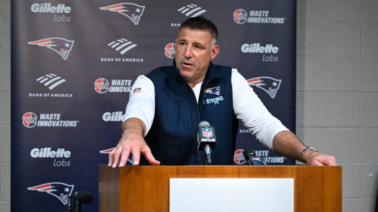 Mike Vrabel Patriots locker room