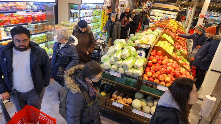 Here are the Boston-area grocery stores open on Thanksgiving 2025