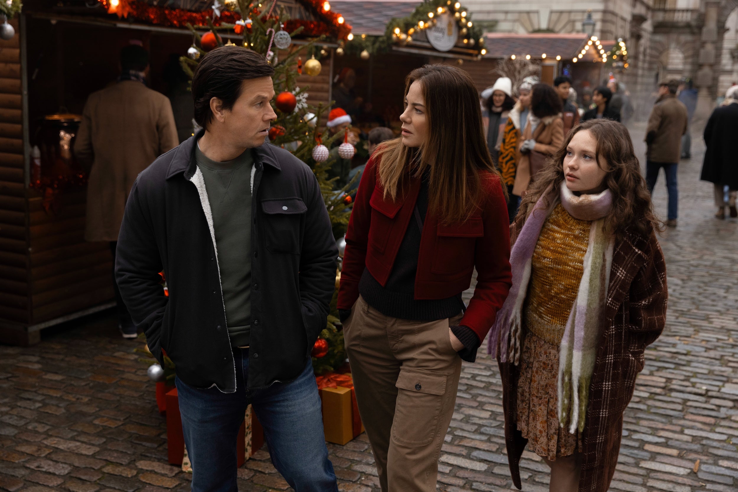 2025 holiday movies: Mark Wahlberg, Michelle Monaghan and Zoe Colletti in 