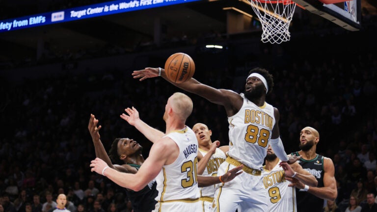 Neemias Queta posts career highs in points and rebounds in Celtics loss to Timberwolves