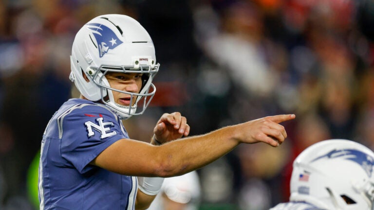 New England Patriots quarterback Drake Maye (10) points to the defense during the first half of an NFL football game against the New York Jets, Thursday, Nov. 13, 2025, in Foxborough, Mass.