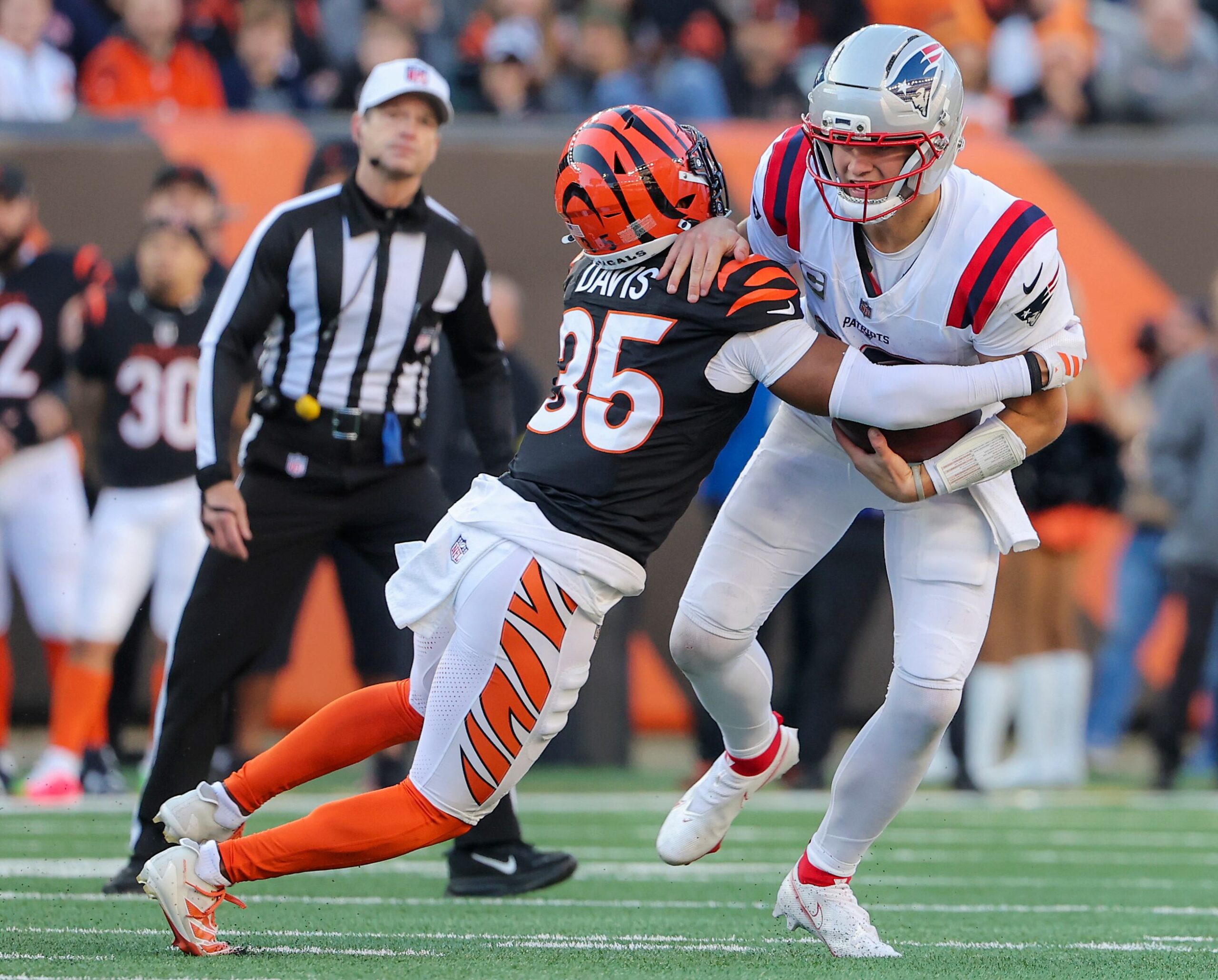 Drake Maye continues to play beyond his years