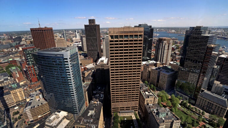 Business confidence in Massachusetts drops again, report says