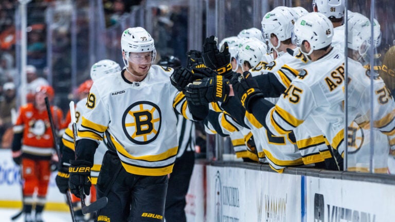 Morgan Geekie roasts St. Louis Blues on social media after Bruins win