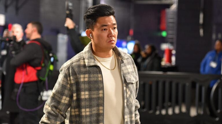 Giants kicker Younghoe Koo had a field goal attempt go hilariously wrong at Gillette Stadium