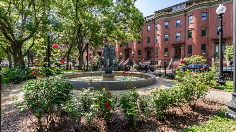 Worcester Square condo in the South End with private patio for $1.4m插图