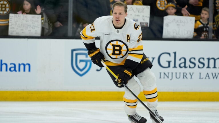 Bruins Hampus Lindholm earns late call to Winter Olympics for Sweden插图 Boston Bruins defenseman Hampus Lindholm (27) skates during pregame warmups before an NHL hockey game against the Montreal Canadiens in Boston, Saturday, Jan. 24, 2026.