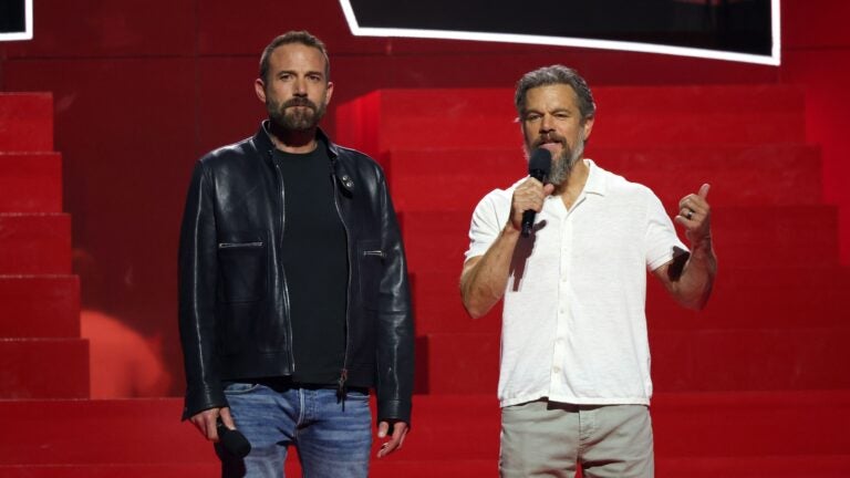 Damon and Affleck debate who’s the bigger Boston sports fan