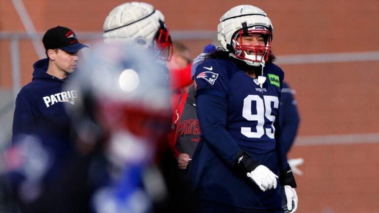 Patriots get positive injury updates on Christian Gonzalez, Khyiris Tonga插图