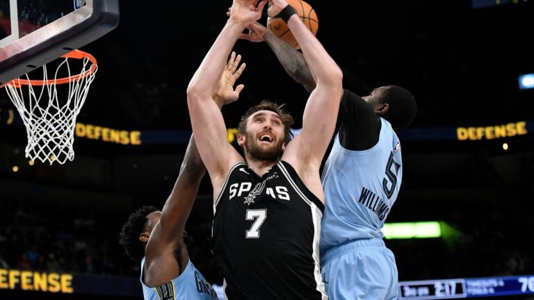 Luke Kornet explains why he left Celtics for Spurs插图