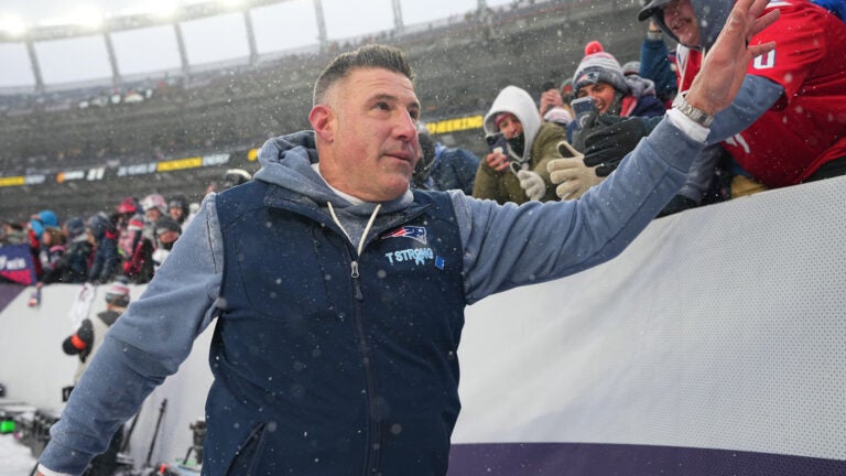 Mike Vrabel on the AFC Championship game weather, Drake Maye’s shoulder, and references to ‘The Warriors’