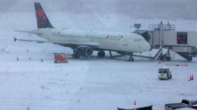 ARE FLIGHTS CANCELLED AT LOGAN visual data 4