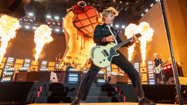 Green Day to open 60th Super Bowl插图