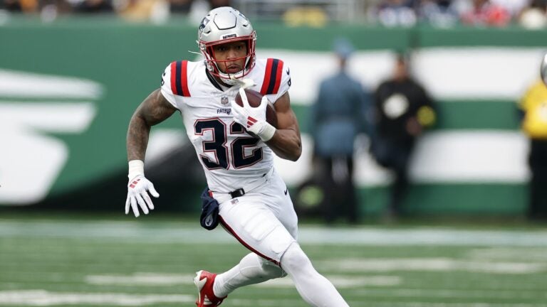 TreVeyon Henderson misses Patriots' final practice ahead of Chargers game, but expected to play