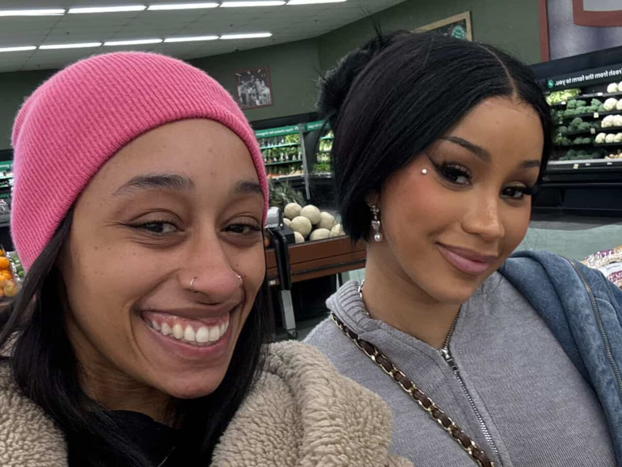 Cardi B was spotted in the produce section of a Mass. Star Market插图