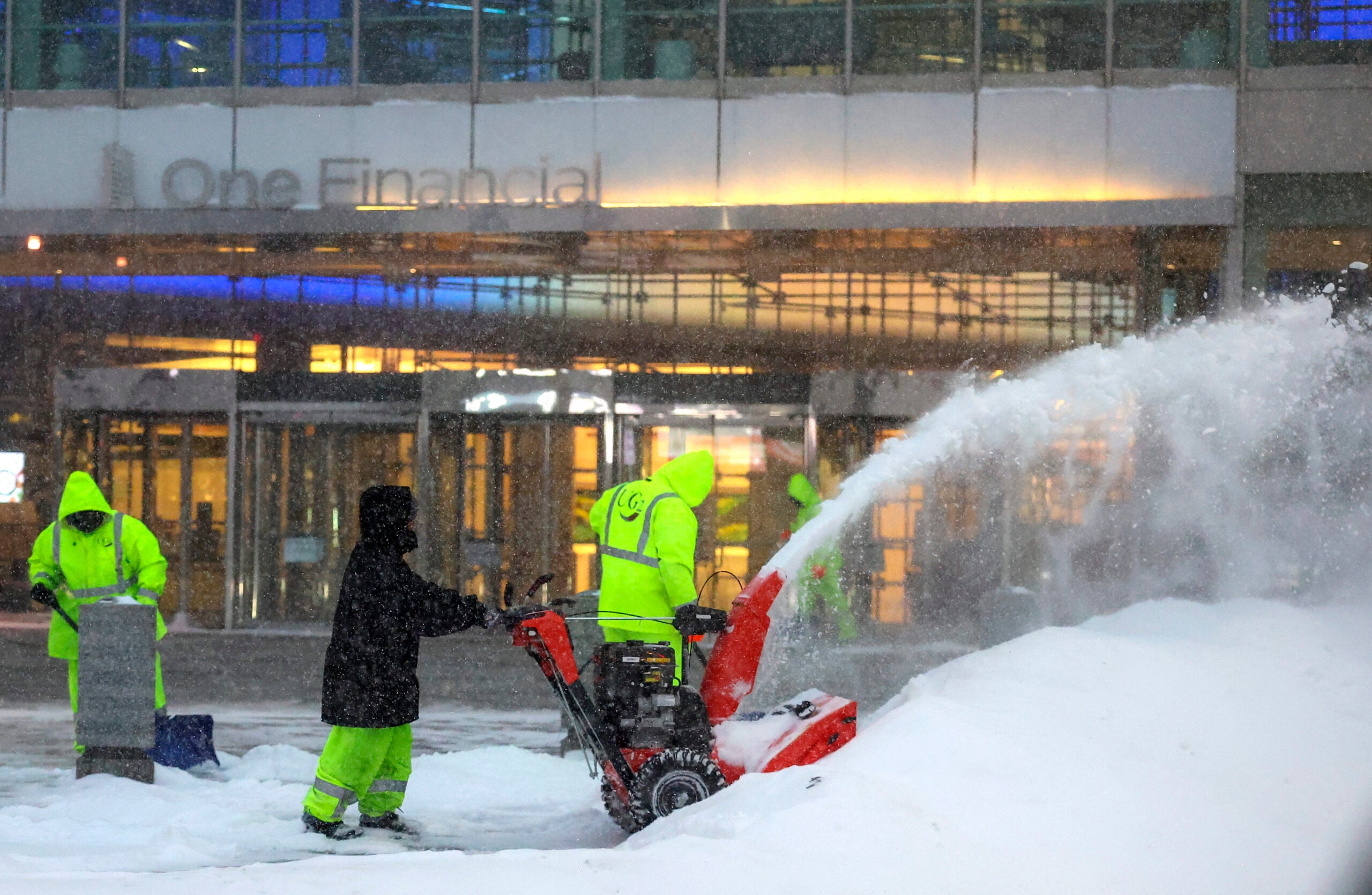 Photos: Scenes from the snowstorm striking Massachusetts