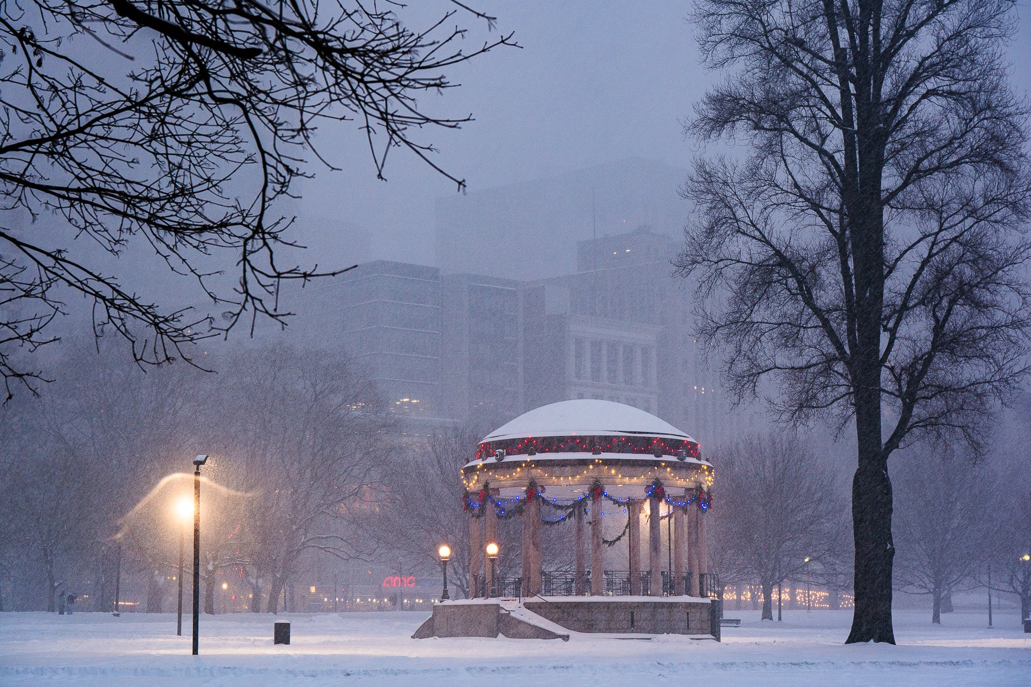 Photos: Scenes from the snowstorm striking Massachusetts