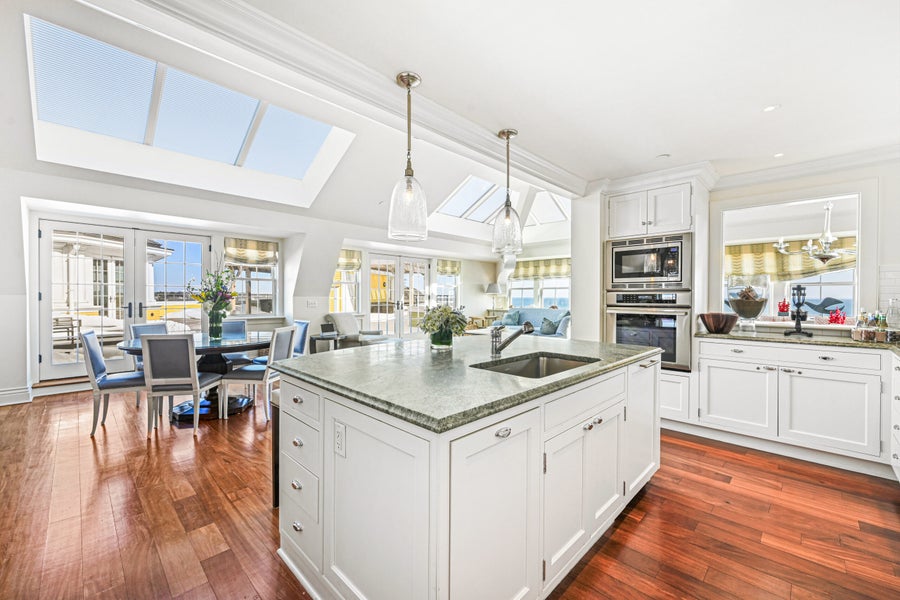 Picture of $20M penthouse lists at Taylor Swift's rumored wedding venue