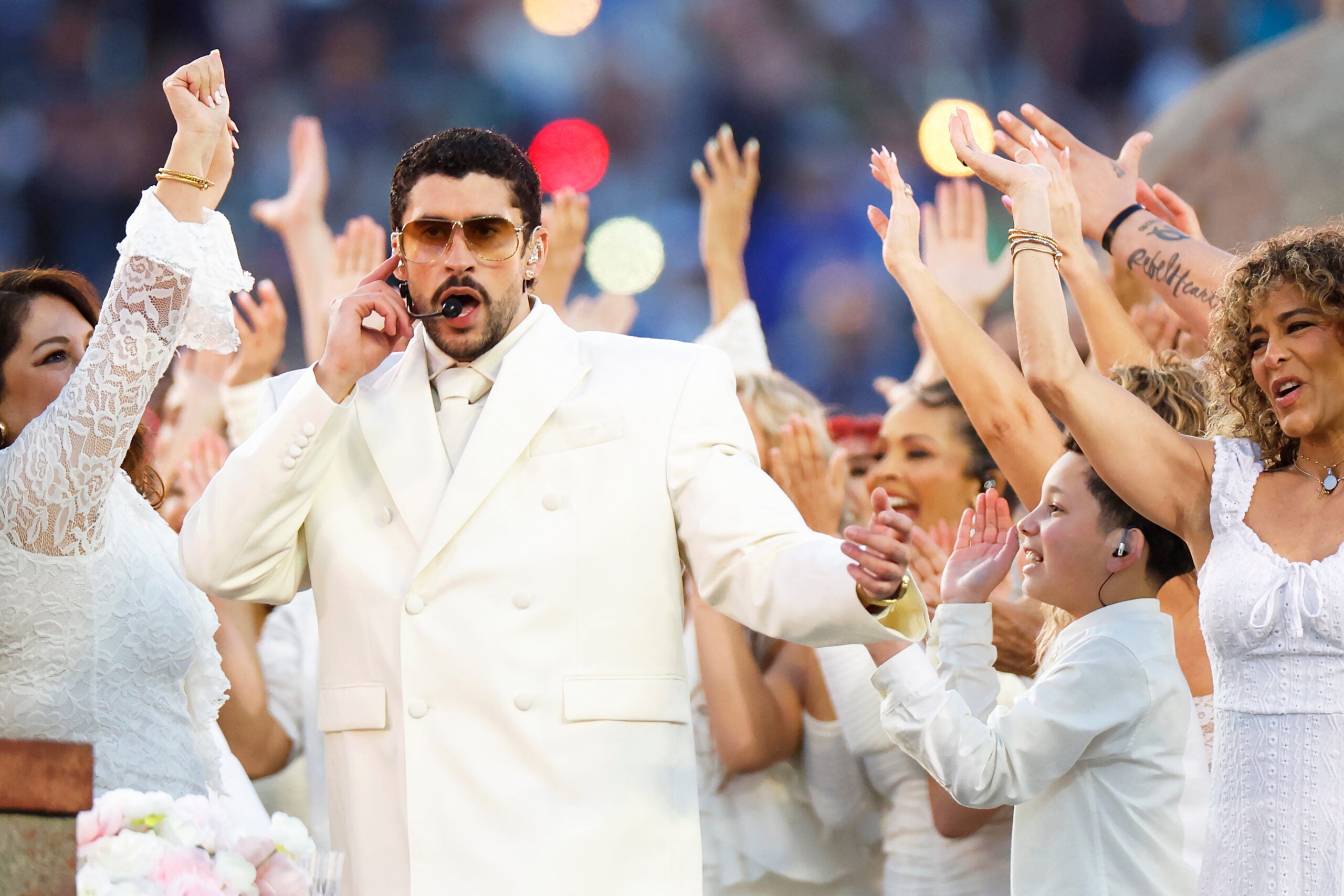 Yes, there was a real wedding during Bad Bunny’s Super Bowl halftime show插图2