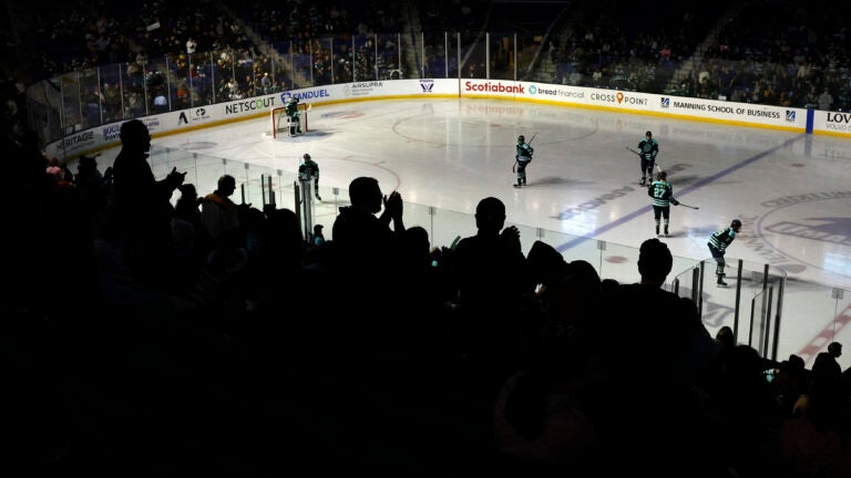 UMass Lowell wants to make the city a destination with a new rink and hotel插图