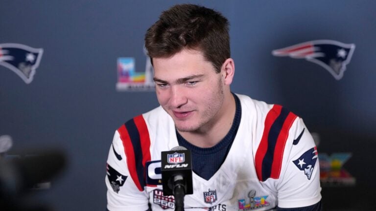 Former Colts Pro Bowl center thinks Drake Maye should have won NFL MVP over Matthew Stafford插图