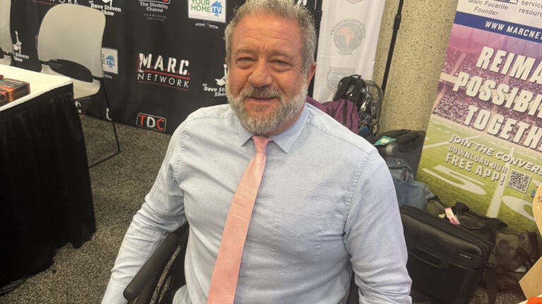 Jack Gibbens went viral for his interview with a reporter born without legs. Dave Stevens’s story is deeper than that.插图