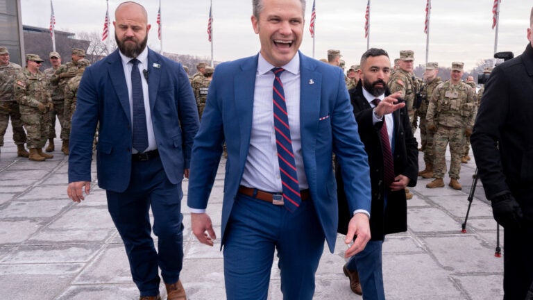 Pentagon says it’s cutting ties with ‘woke’ Harvard, discontinuing military training, fellowships插图